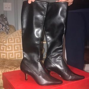 Black leather Donald Pliner Boots